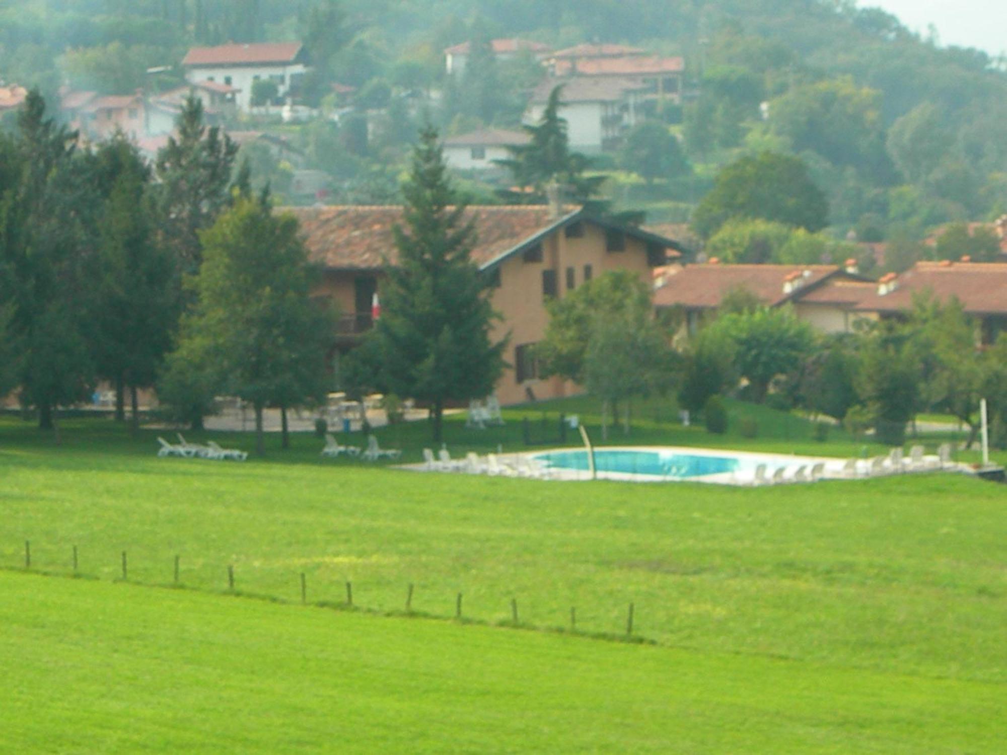 Hotel Colomber Gardone Riviera Exterior foto