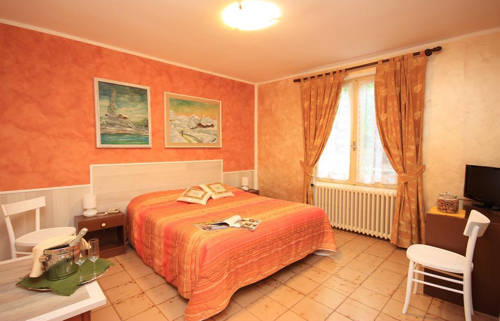 Hotel Colomber Gardone Riviera Exterior foto