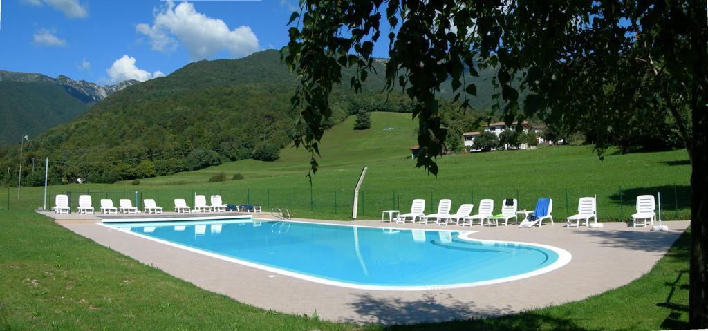 Hotel Colomber Gardone Riviera Exterior foto