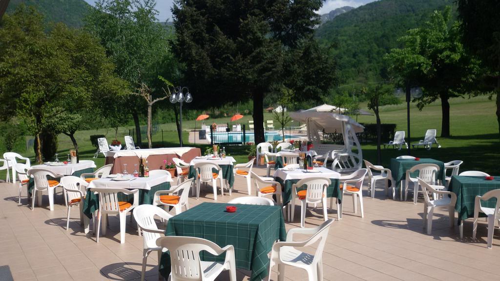Hotel Colomber Gardone Riviera Exterior foto